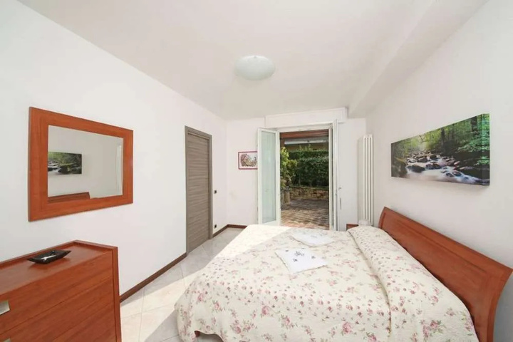 Room 3 of 11