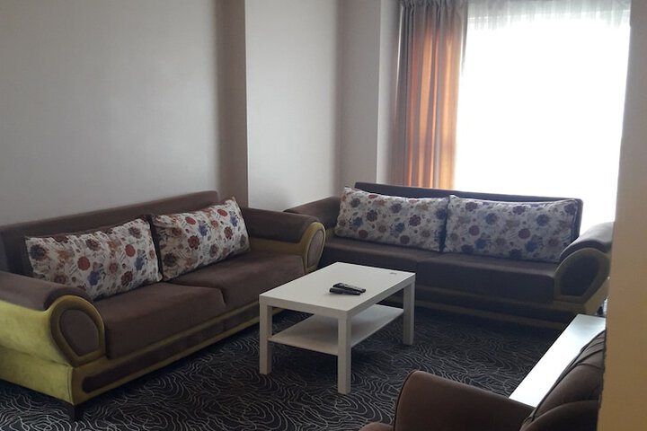 Room 8 of 18