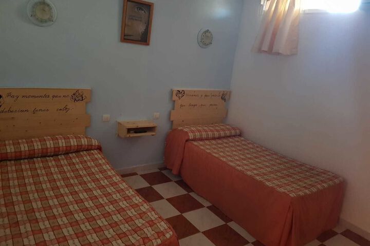 Room 7 of 16