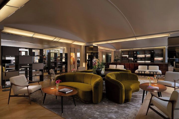 Entrance & Lobby