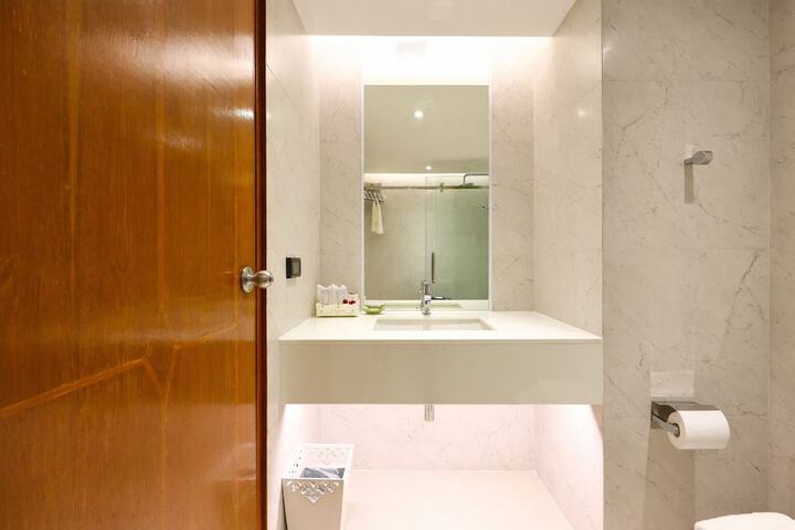 Room 13 of 47