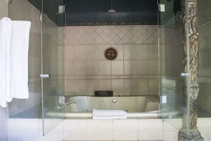 Room 48 of 70