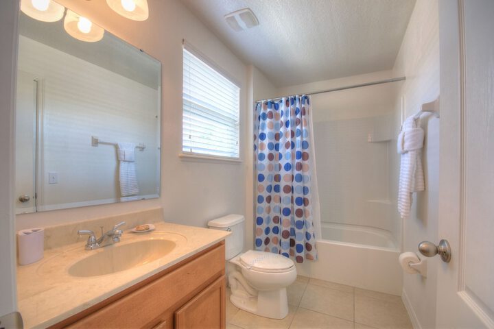 Room 17 of 28