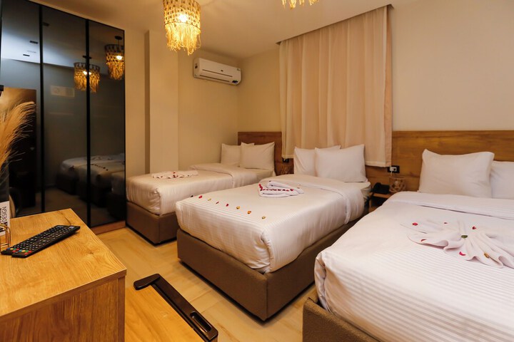 Room 21 of 150