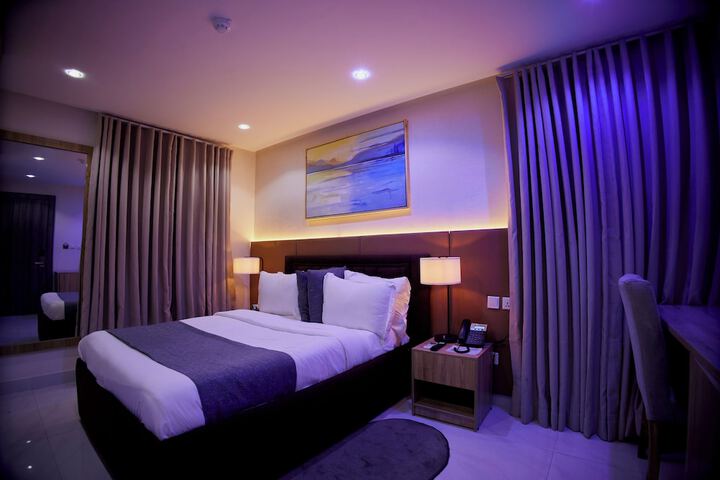 Room 14 of 82