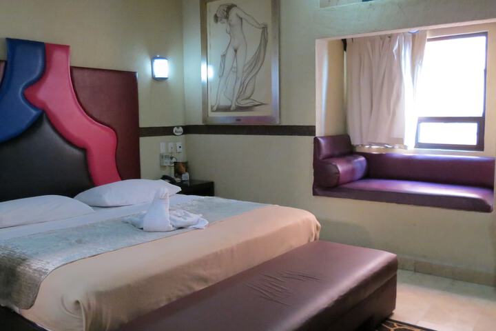 Room 11 of 49