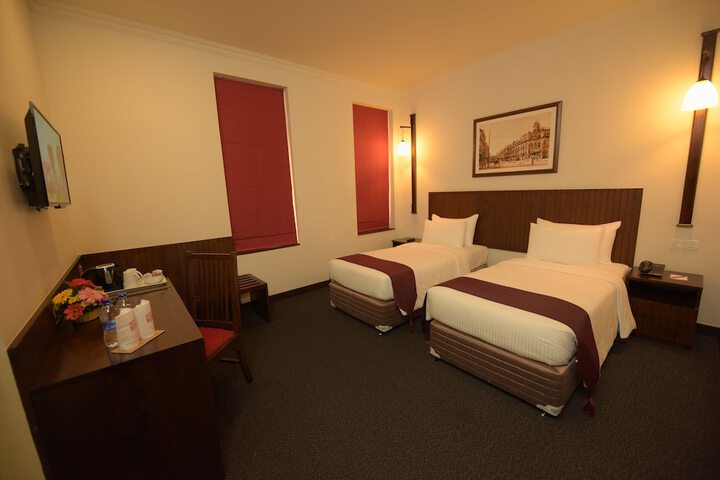 Room 6 of 67