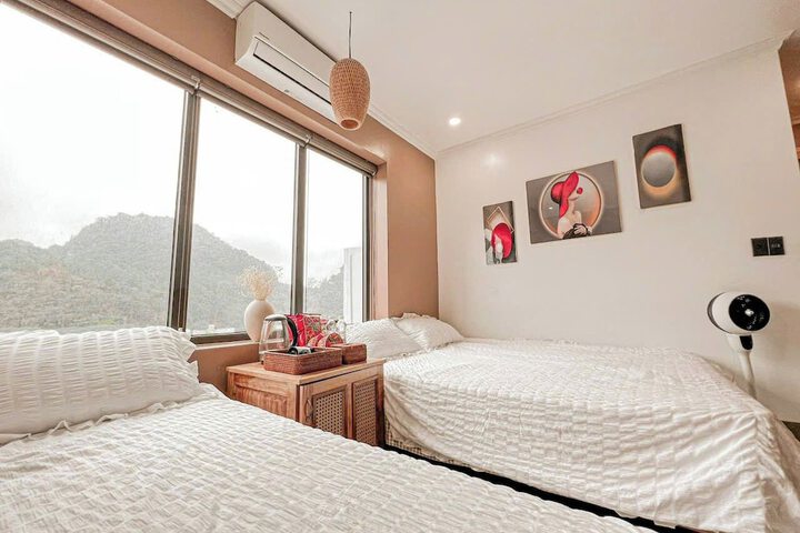 Room 7 of 33