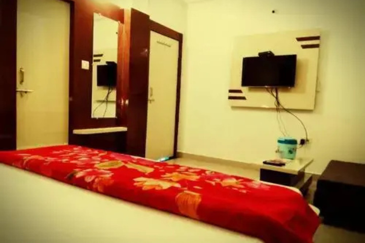 Room 3 of 9
