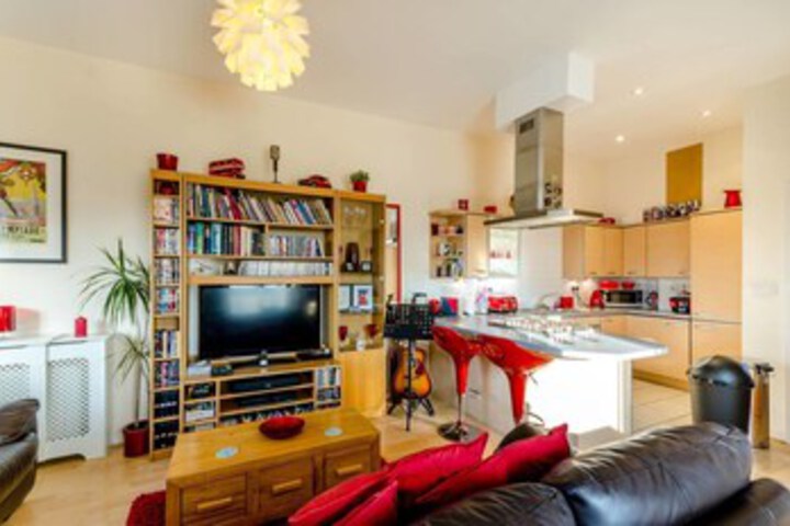 Room 4 of 6