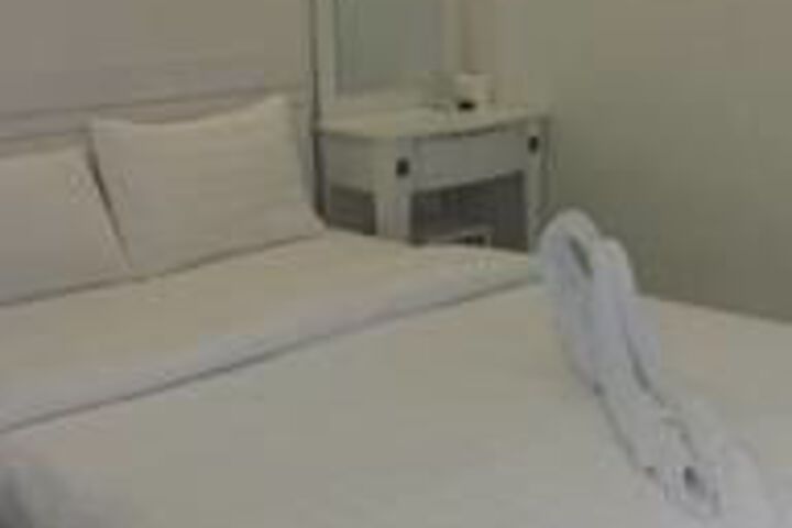 Room 10 of 31