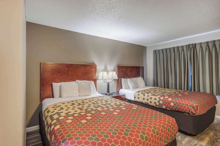 Room 14 of 27