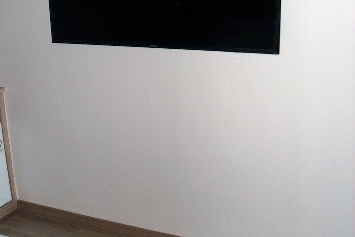 Room 13 of 42