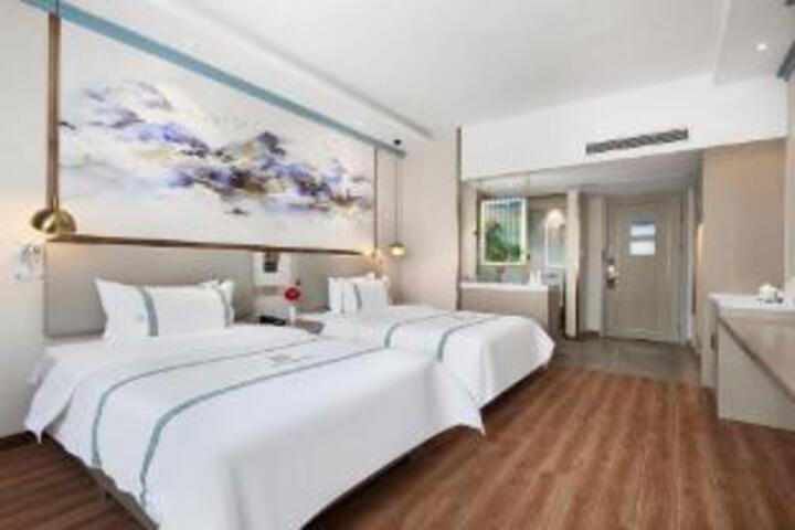 Room 9 of 9