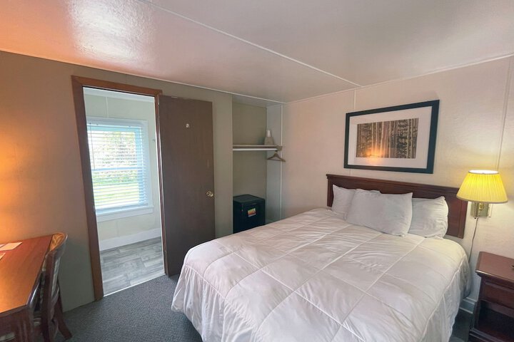 Room 19 of 104