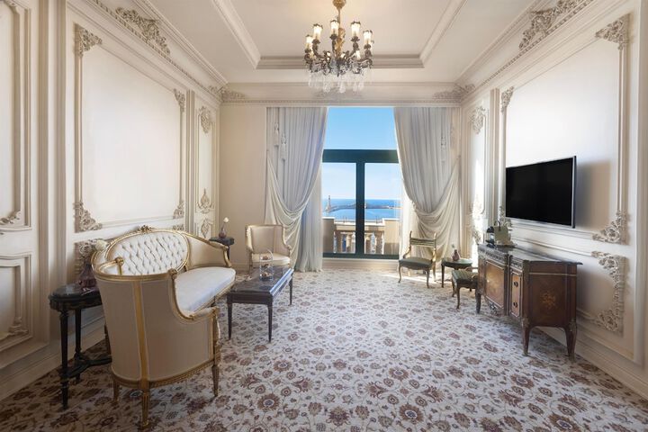 Room 27 of 79