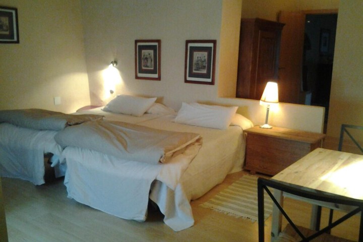 Room 11 of 32