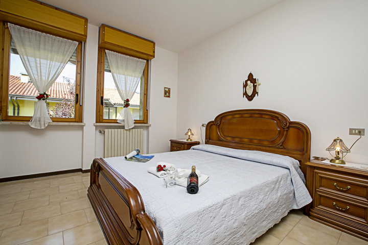 Room 2 of 15