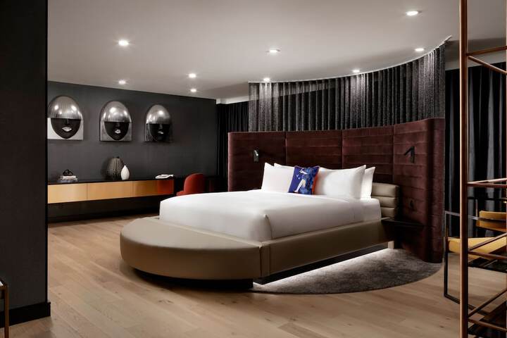 Room 16 of 54