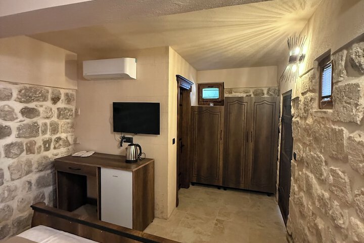 Room 6 of 39