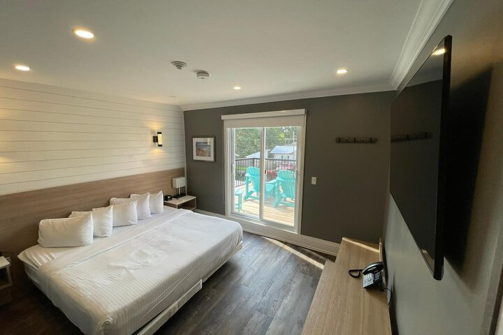 Room 12 of 19