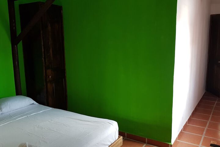 Room 13 of 60
