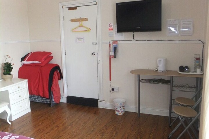 Room 13 of 22