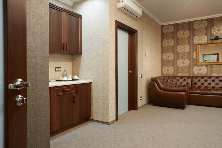 Room 5 of 34