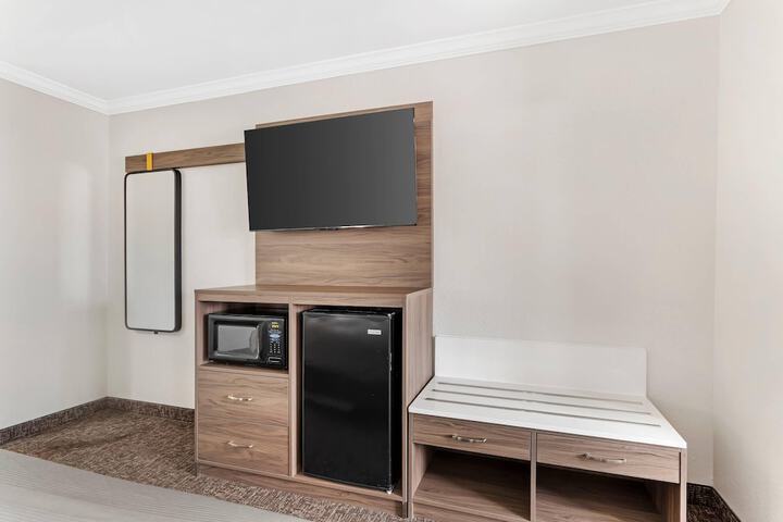 Room 46 of 65