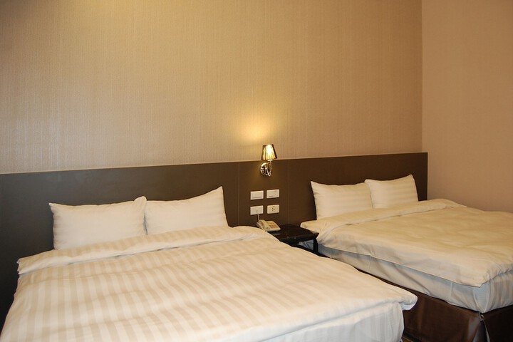 Room 6 of 6