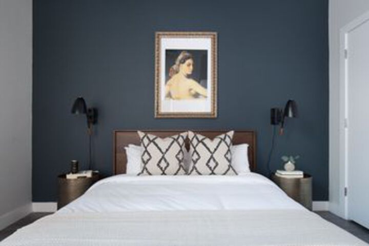 Room 4 of 20