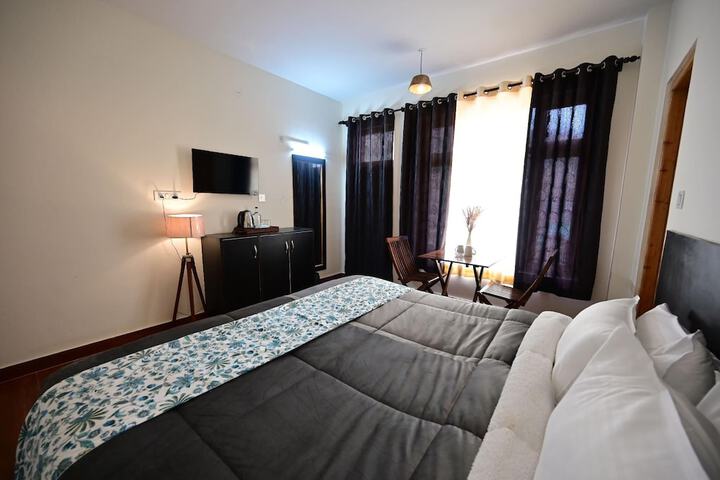 Room 12 of 51