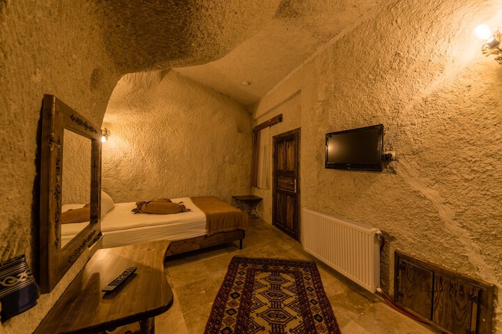 Room 16 of 179