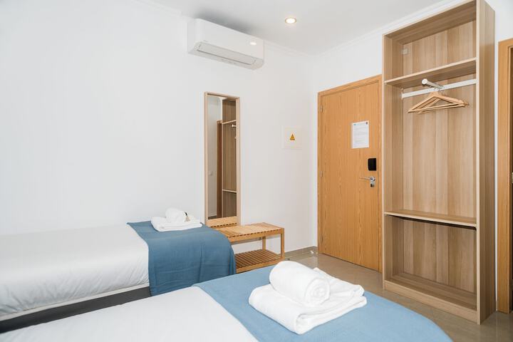 Room 43 of 76