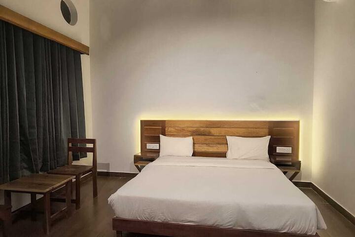 Room 28 of 117