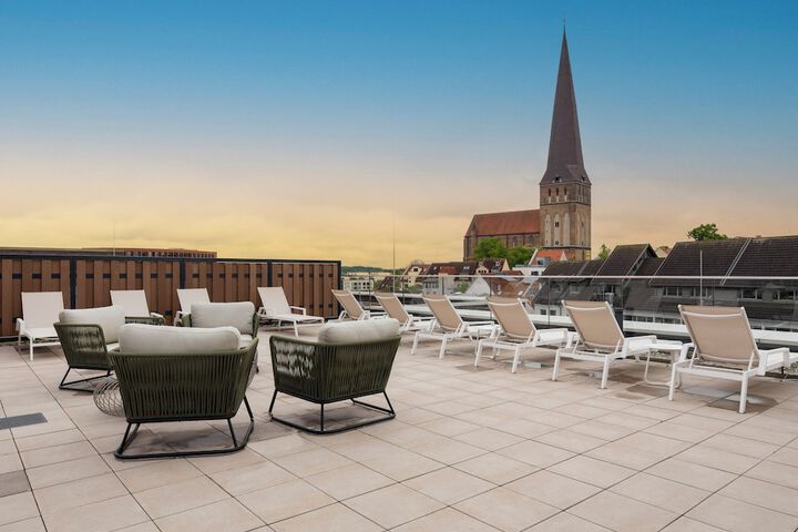 Sundeck 71 of 73