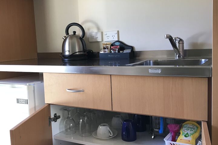 Room 6 of 77