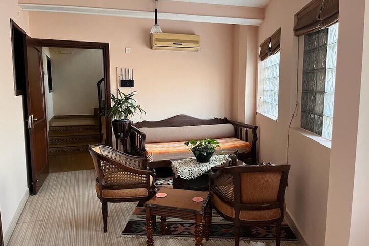 Room 8 of 22