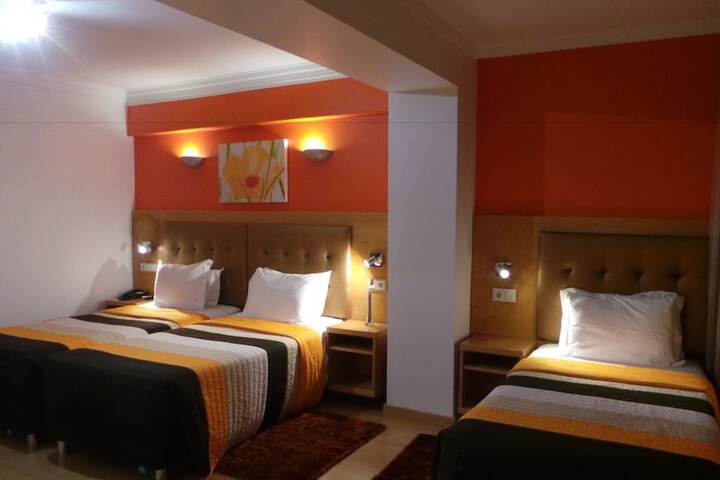 Room 12 of 37