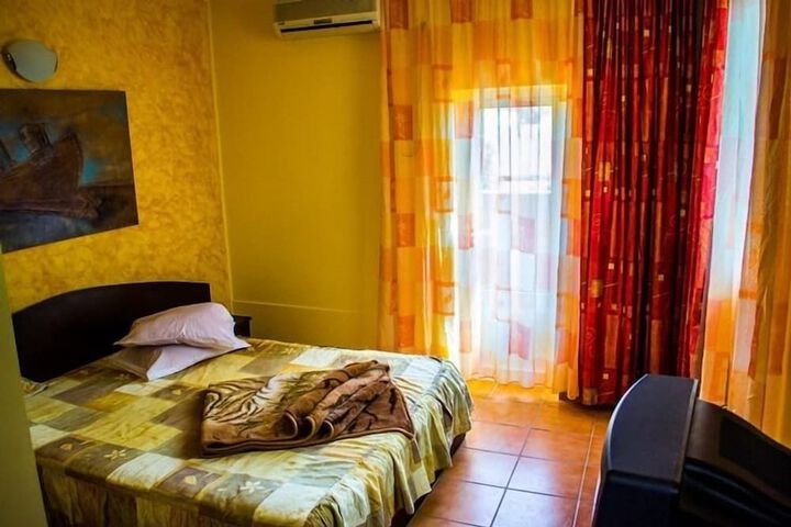 VILA LUMINITA
