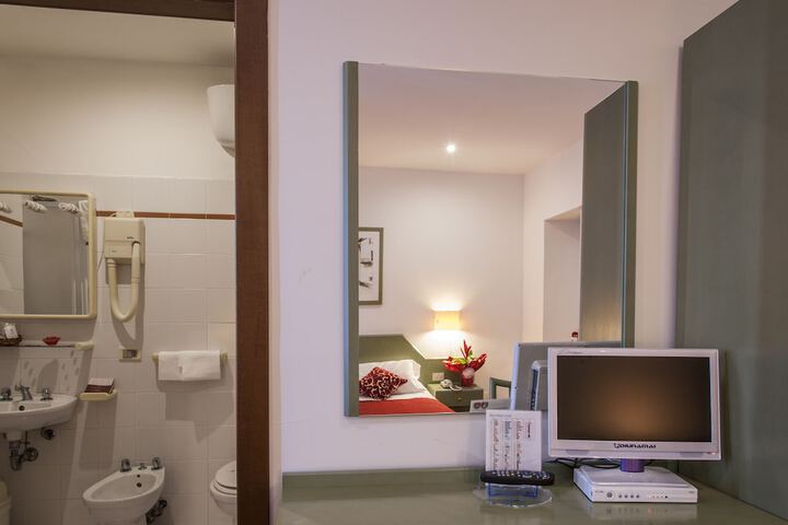 Room 4 of 55