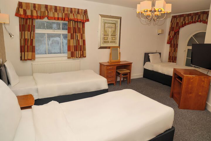 Room 10 of 20