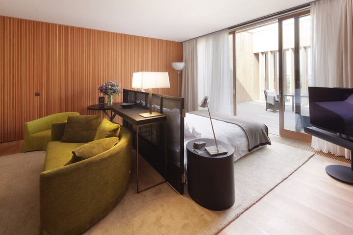 Room 15 of 136