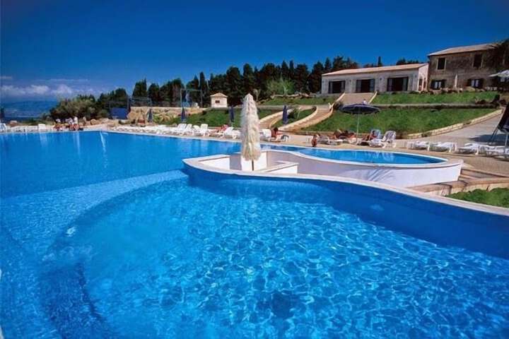 Hotel with Pool