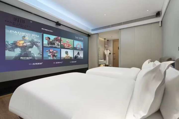 Room 15 of 26