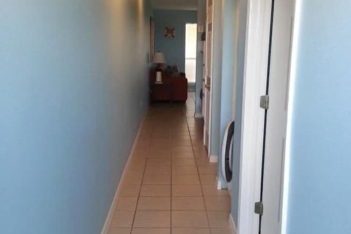 Room 5 of 89