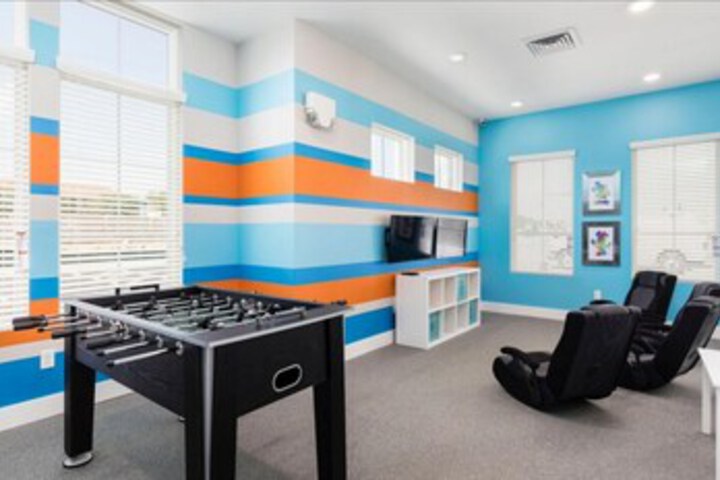 Room 10 of 34