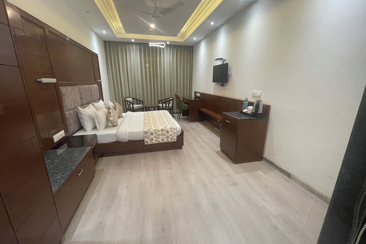 Room 3 of 29