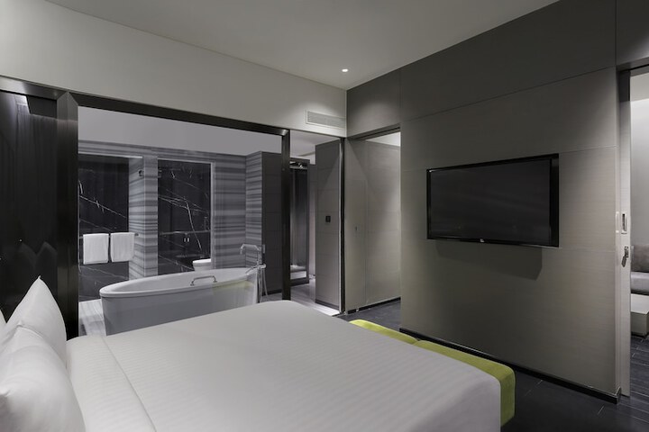 Room 6 of 68