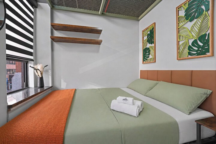 Room 5 of 35